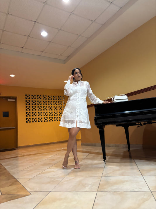TRAJE BLACO DE ENCAJE